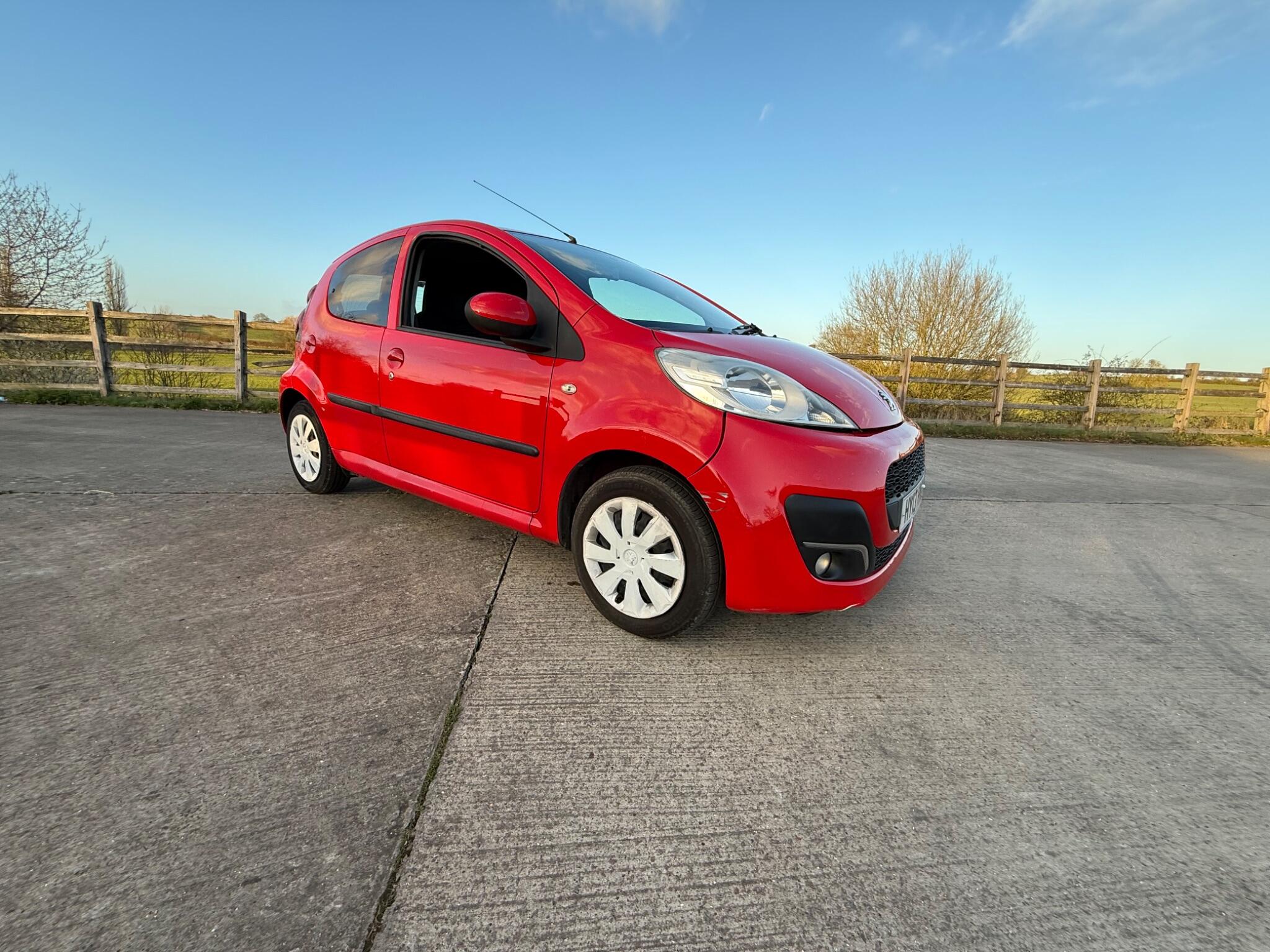 Peugeot 107 1.0 12V Active Euro 5 5dr — photo 44 of 86